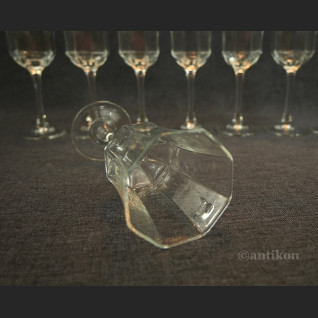 Stare kieliszki do wina 8 szt Stare kieliszki do wina 8 szt