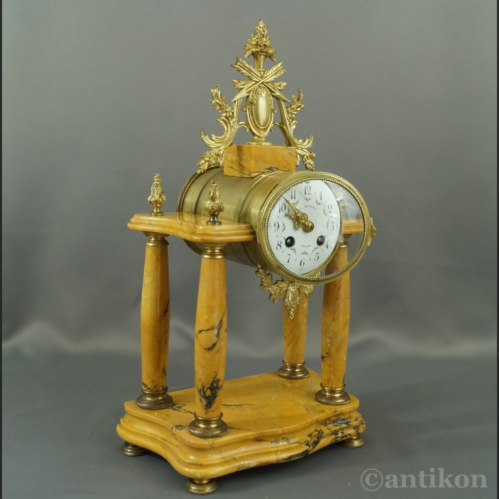 Zegar kominkowy marmur z wazami 