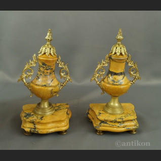 Zegar kominkowy marmur z wazami 