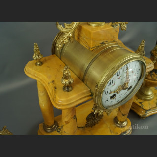 Zegar kominkowy marmur z wazami 