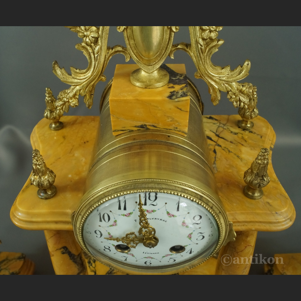 Zegar kominkowy marmur z wazami 