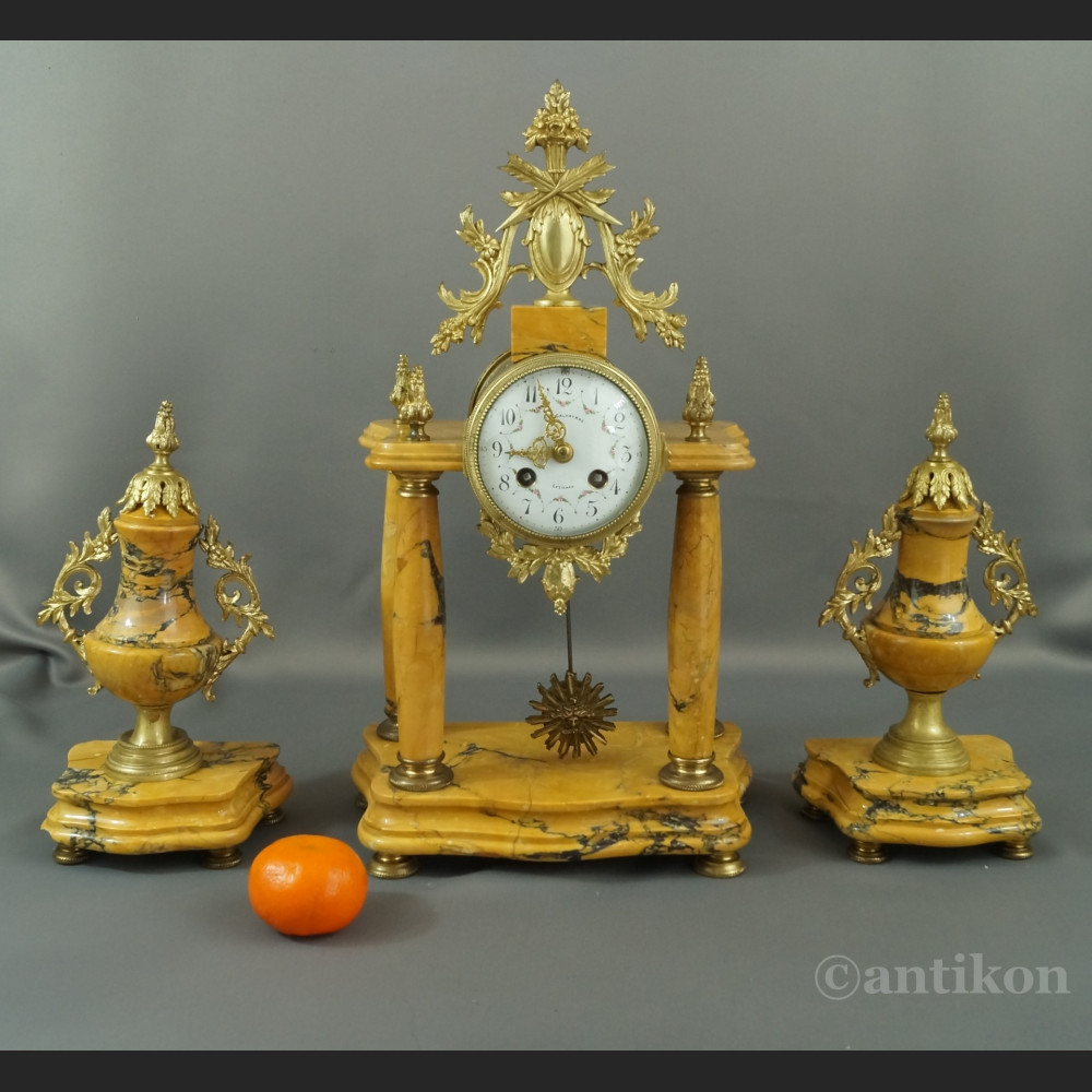 Zegar kominkowy marmur z wazami 