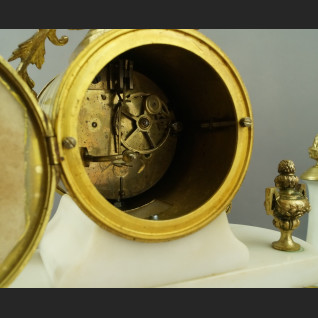 Zegar kominkowy z wahadłem biały Zegar kominkowy z wahadłem biały