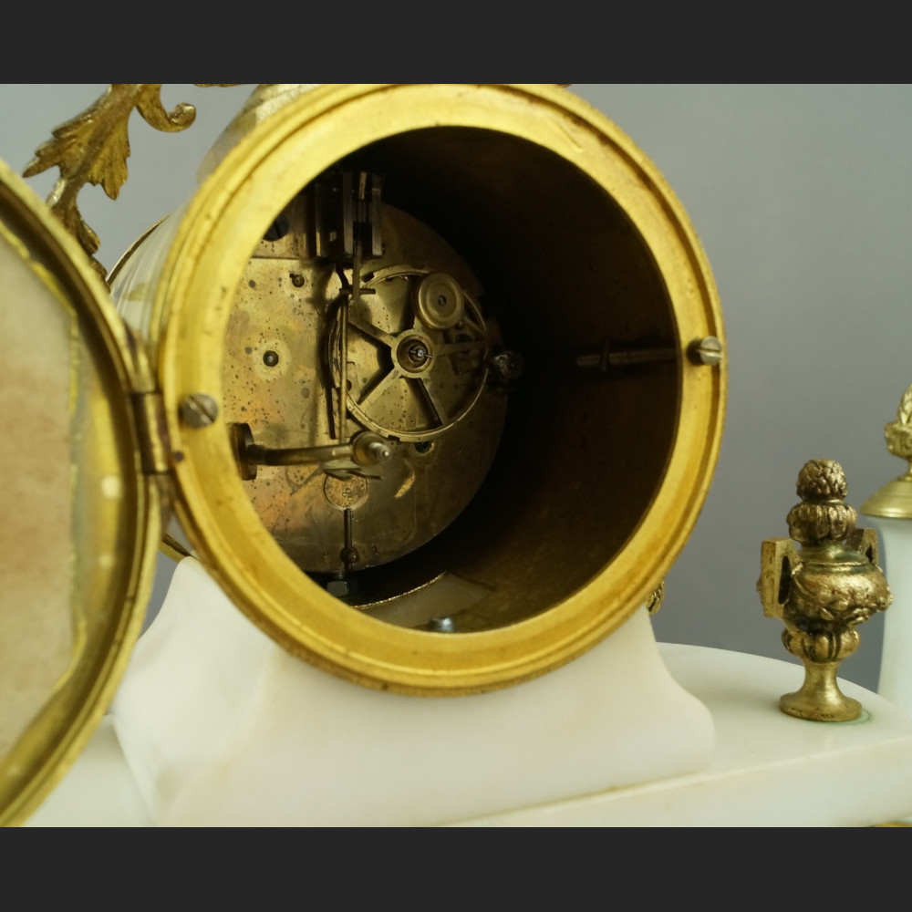 Zegar kominkowy z wahadłem biały Zegar kominkowy z wahadłem biały