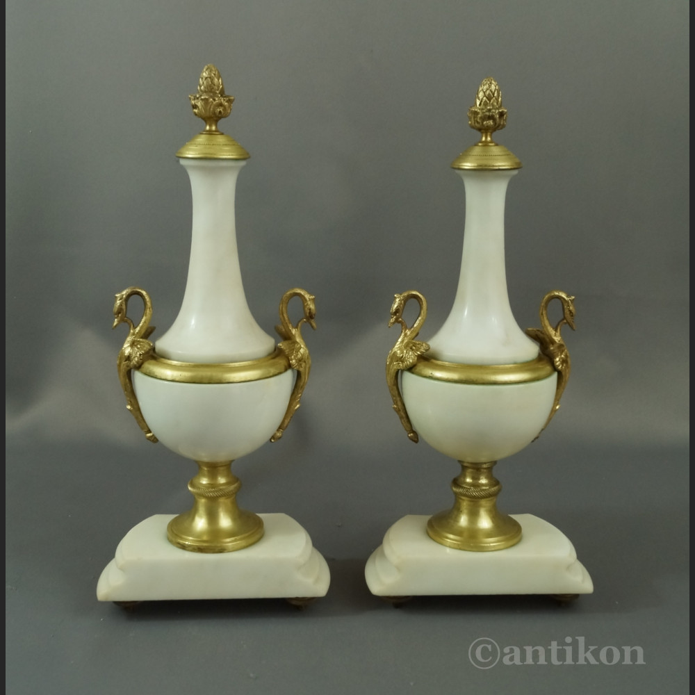 Zegar kominkowy z wahadłem biały Zegar kominkowy z wahadłem biały