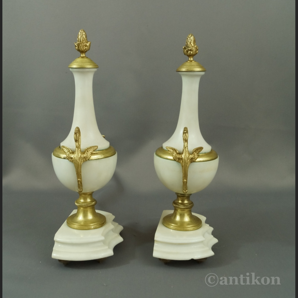 Zegar kominkowy z wahadłem biały Zegar kominkowy z wahadłem biały