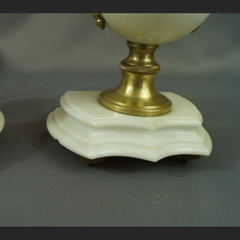 Zegar kominkowy z wahadłem biały Zegar kominkowy z wahadłem biały