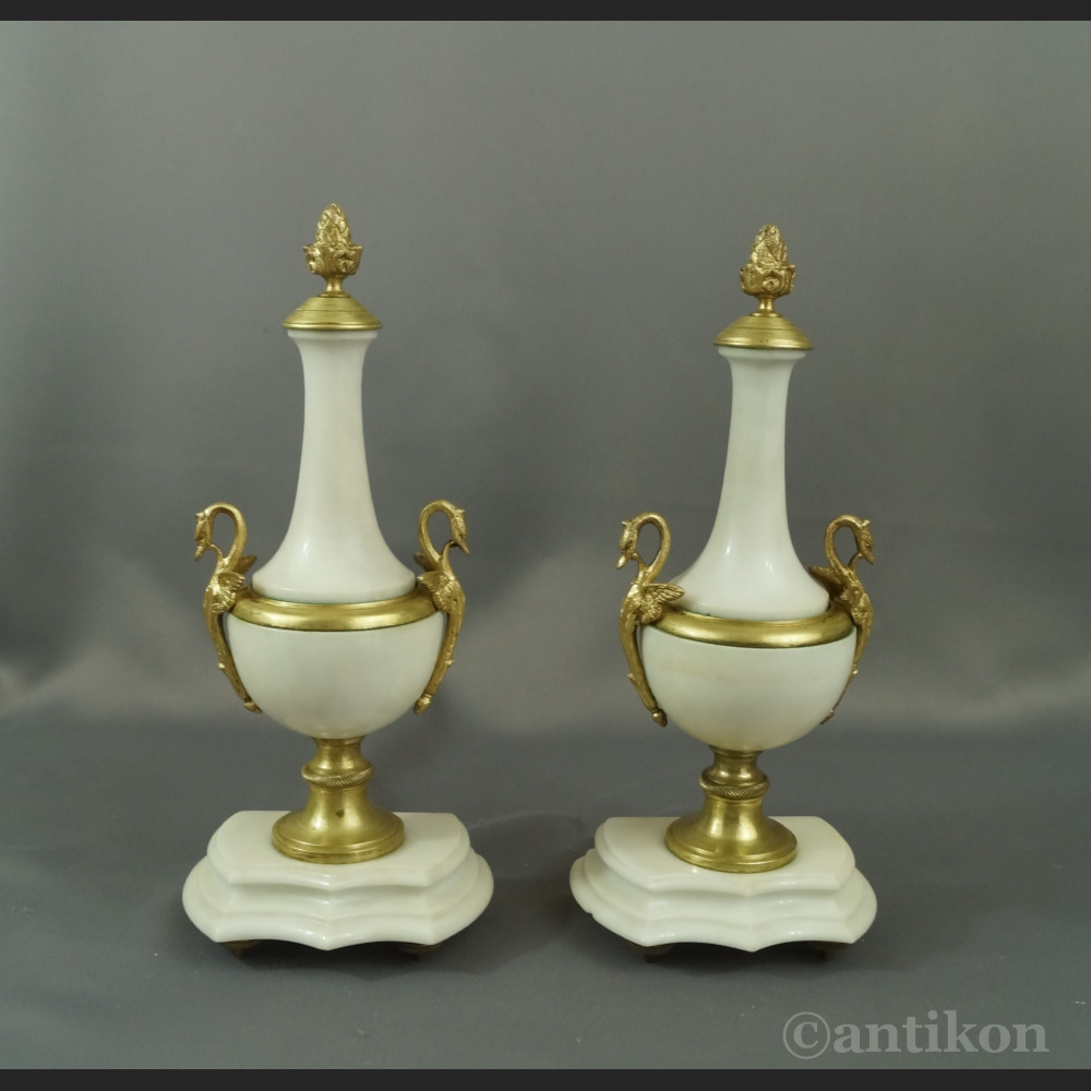 Zegar kominkowy z wahadłem biały Zegar kominkowy z wahadłem biały