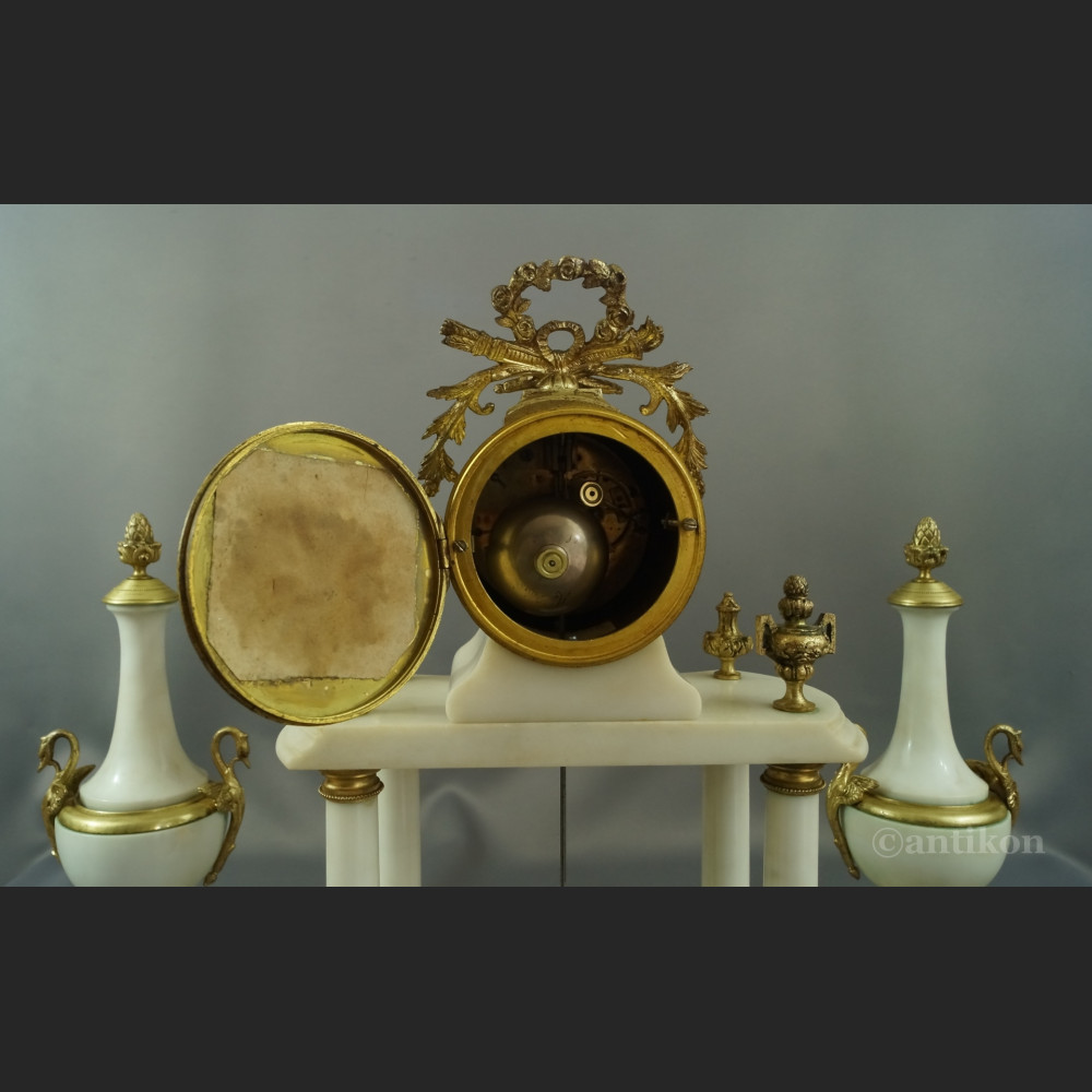 Zegar kominkowy z wahadłem biały Zegar kominkowy z wahadłem biały