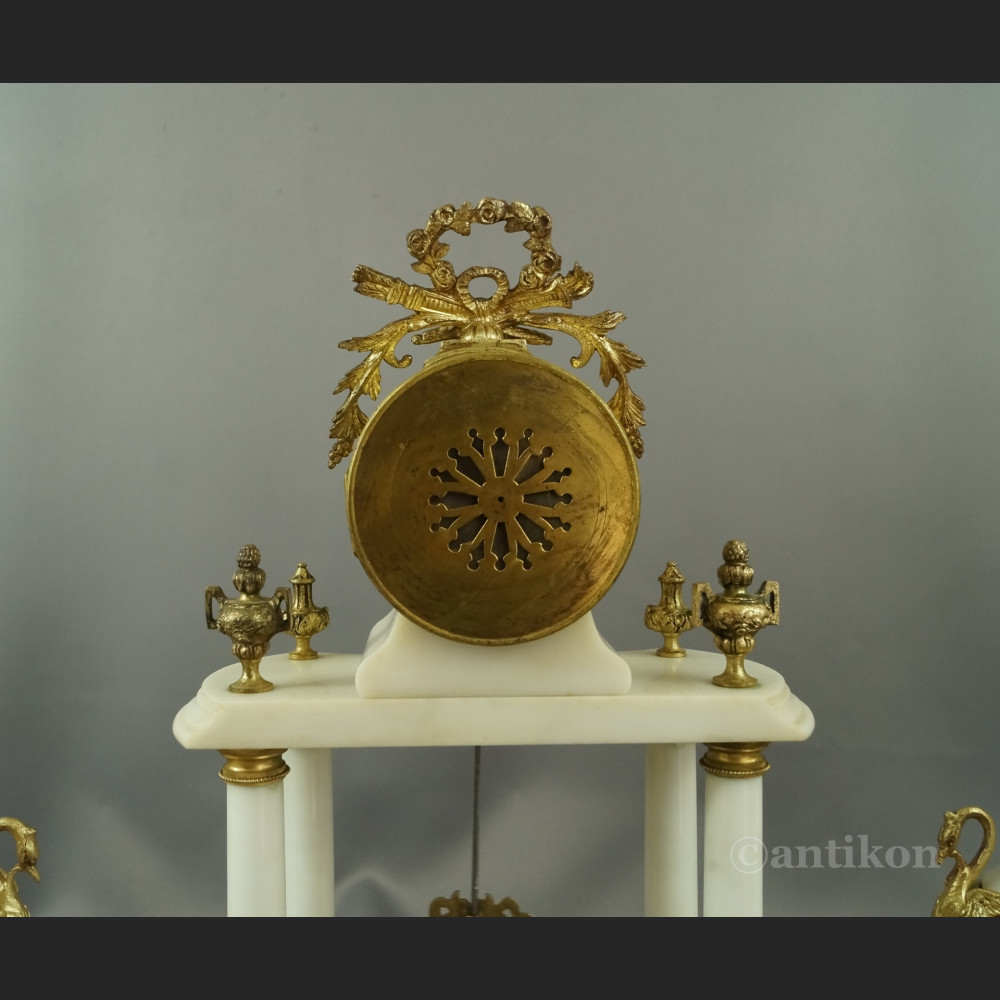 Zegar kominkowy z wahadłem biały Zegar kominkowy z wahadłem biały