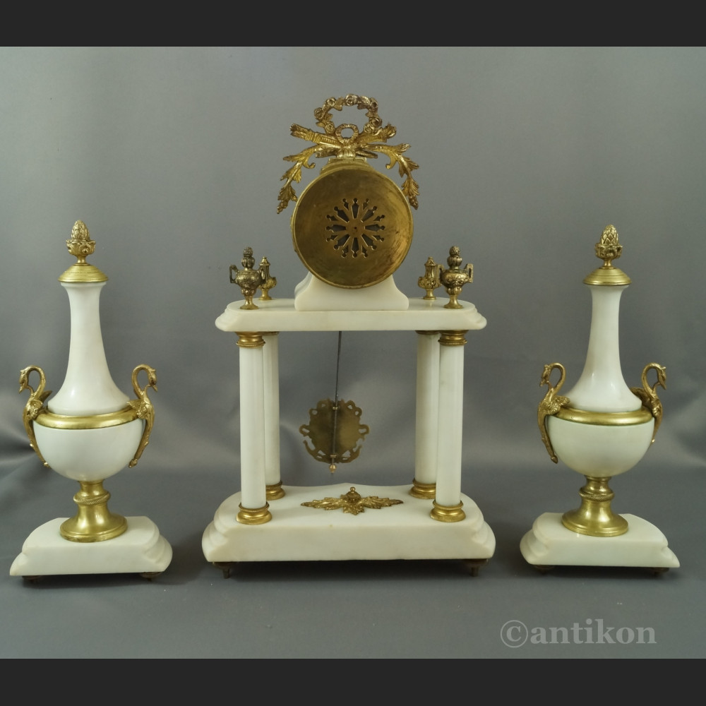 Zegar kominkowy z wahadłem biały Zegar kominkowy z wahadłem biały