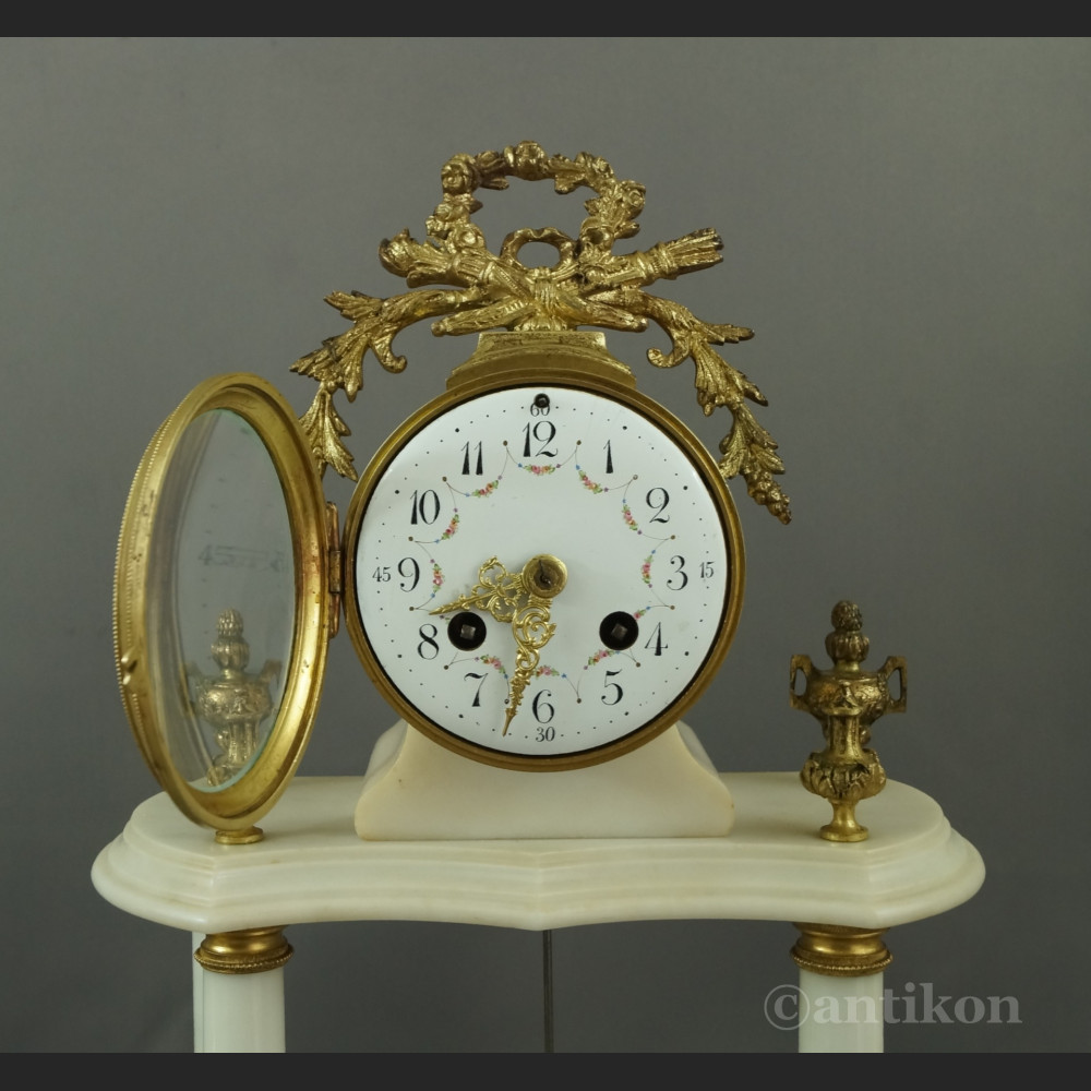 Zegar kominkowy z wahadłem biały Zegar kominkowy z wahadłem biały