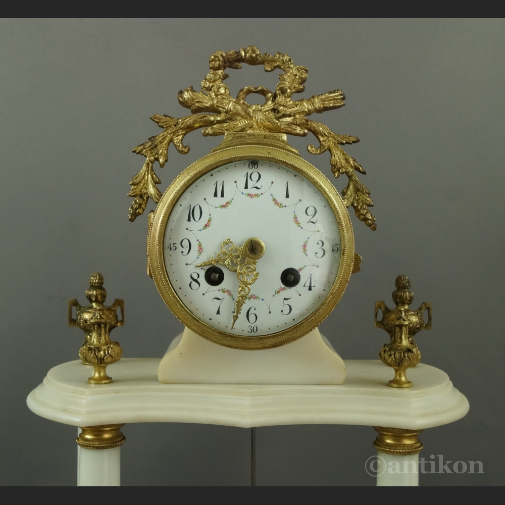 Zegar kominkowy z wahadłem biały Zegar kominkowy z wahadłem biały