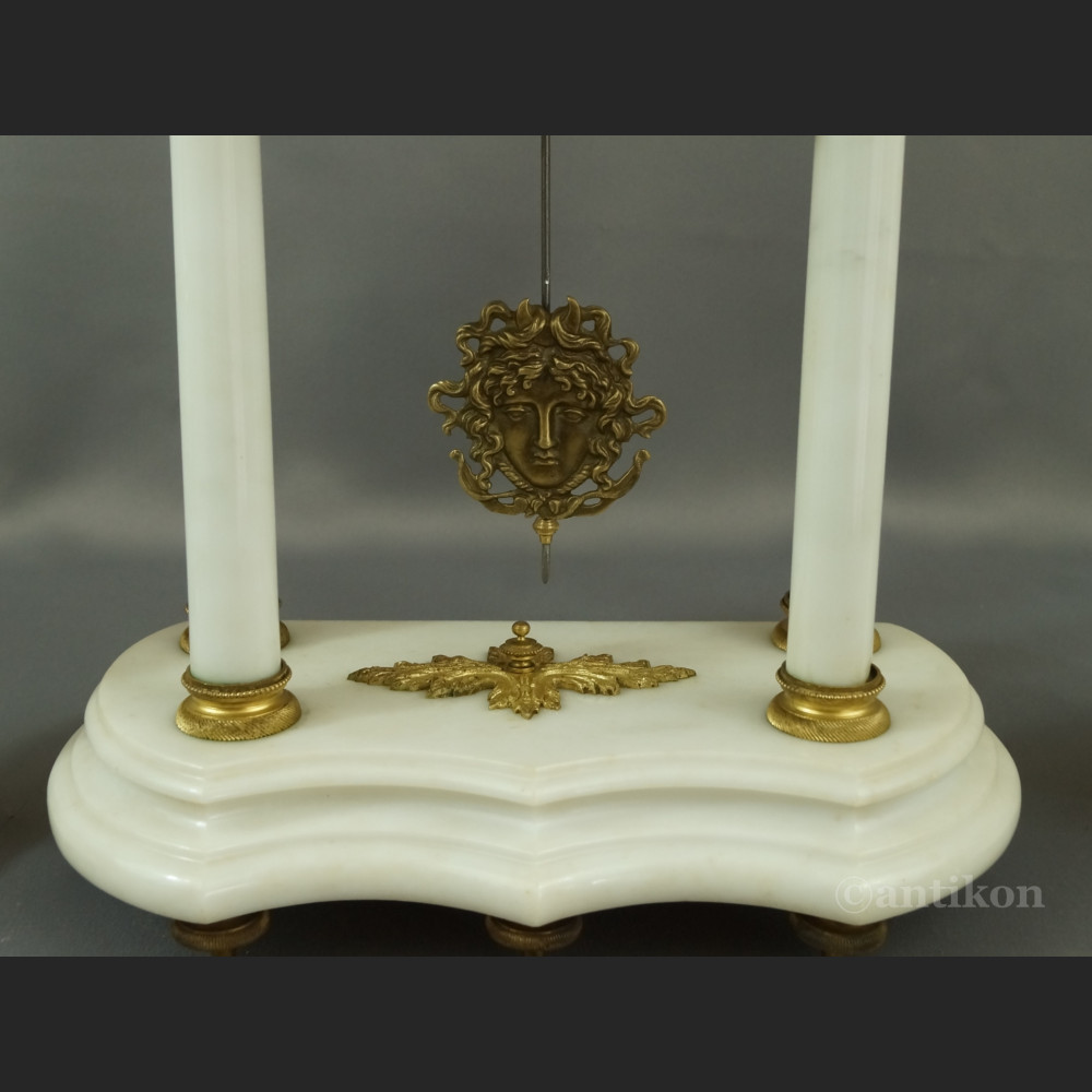 Zegar kominkowy z wahadłem biały Zegar kominkowy z wahadłem biały