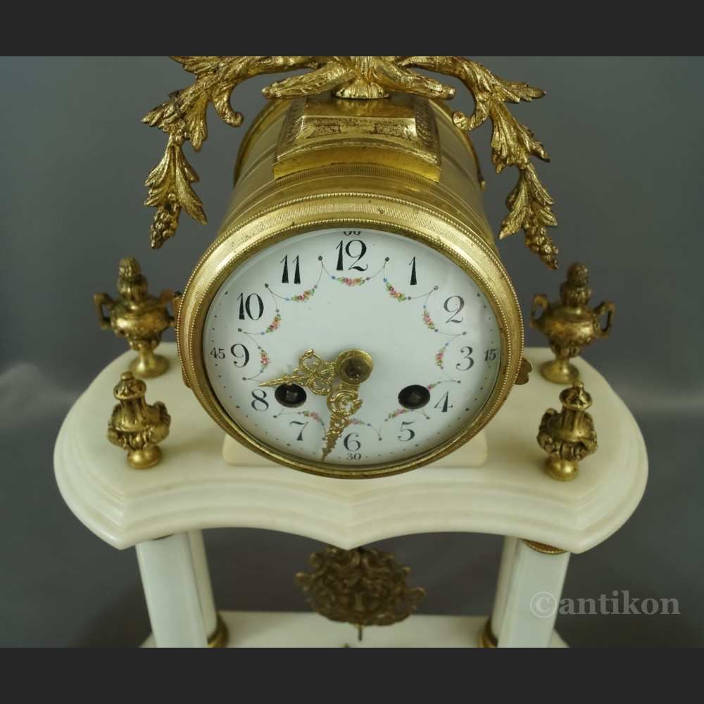 Zegar kominkowy z wahadłem biały Zegar kominkowy z wahadłem biały