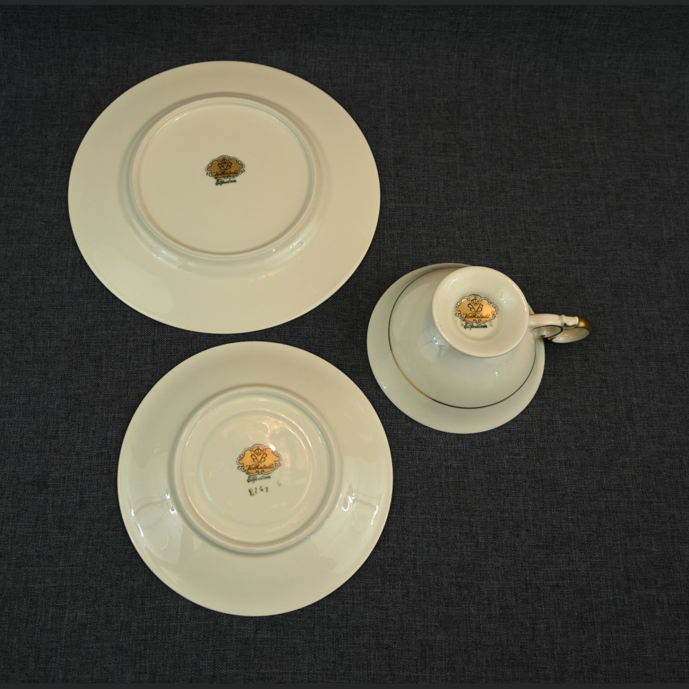 Kolekcjonerska filiżanka ze złotem  Kolekcjonerska filiżanka ze złotem