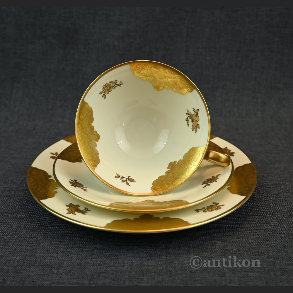 Kolekcjonerska filiżanka ze złotem  Kolekcjonerska filiżanka ze złotem