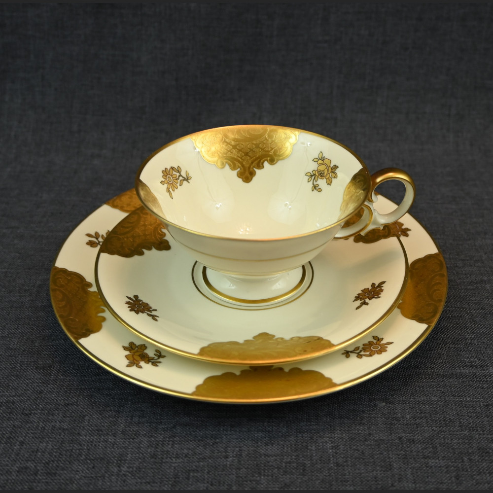 Kolekcjonerska filiżanka ze złotem  Kolekcjonerska filiżanka ze złotem