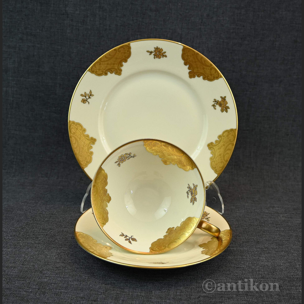 Kolekcjonerska filiżanka ze złotem  Kolekcjonerska filiżanka ze złotem