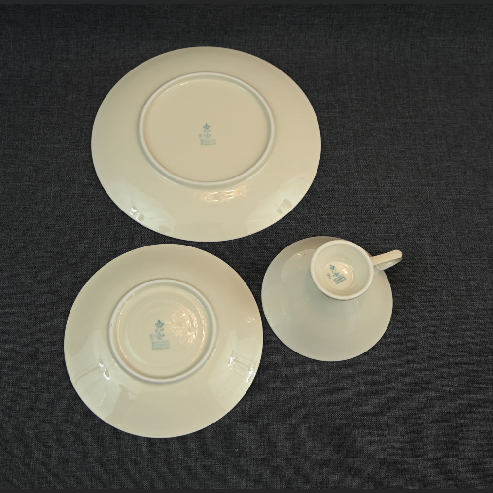 Przedwojenna filiżanka trio 