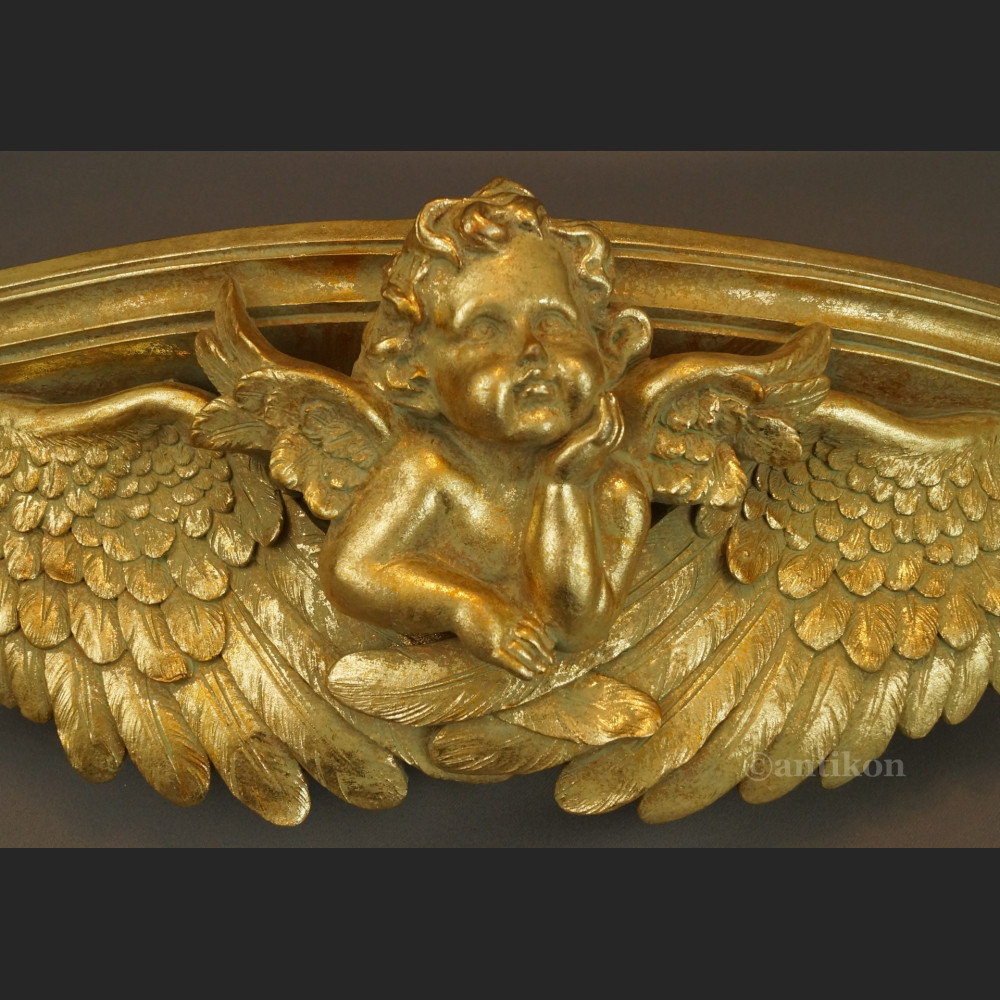 Barokowa półka z aniołem i skrzydłami 