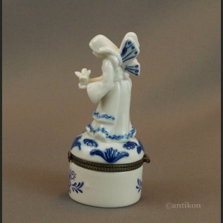 Szkatułka aniołek z gołębiem porcelanowa  Szkatułka aniołek z gołębiem porcelanowa