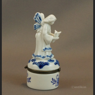 Szkatułka aniołek z gołębiem porcelanowa  Szkatułka aniołek z gołębiem porcelanowa
