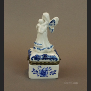 Puzderko porcelanowe z aniołem i dzieckiem Puzderko porcelanowe z aniołem i dzieckiem