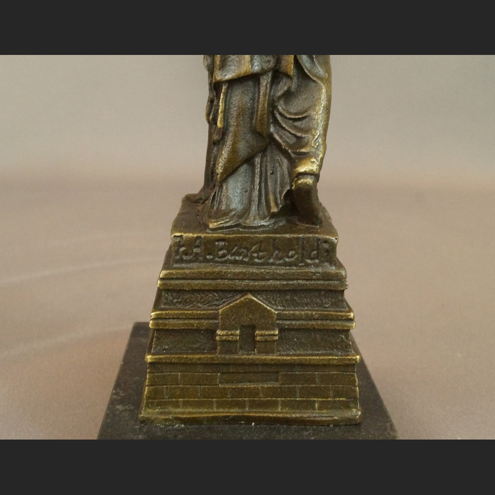Rzeźba z brązu Statua Wolności figurka z brązu 
