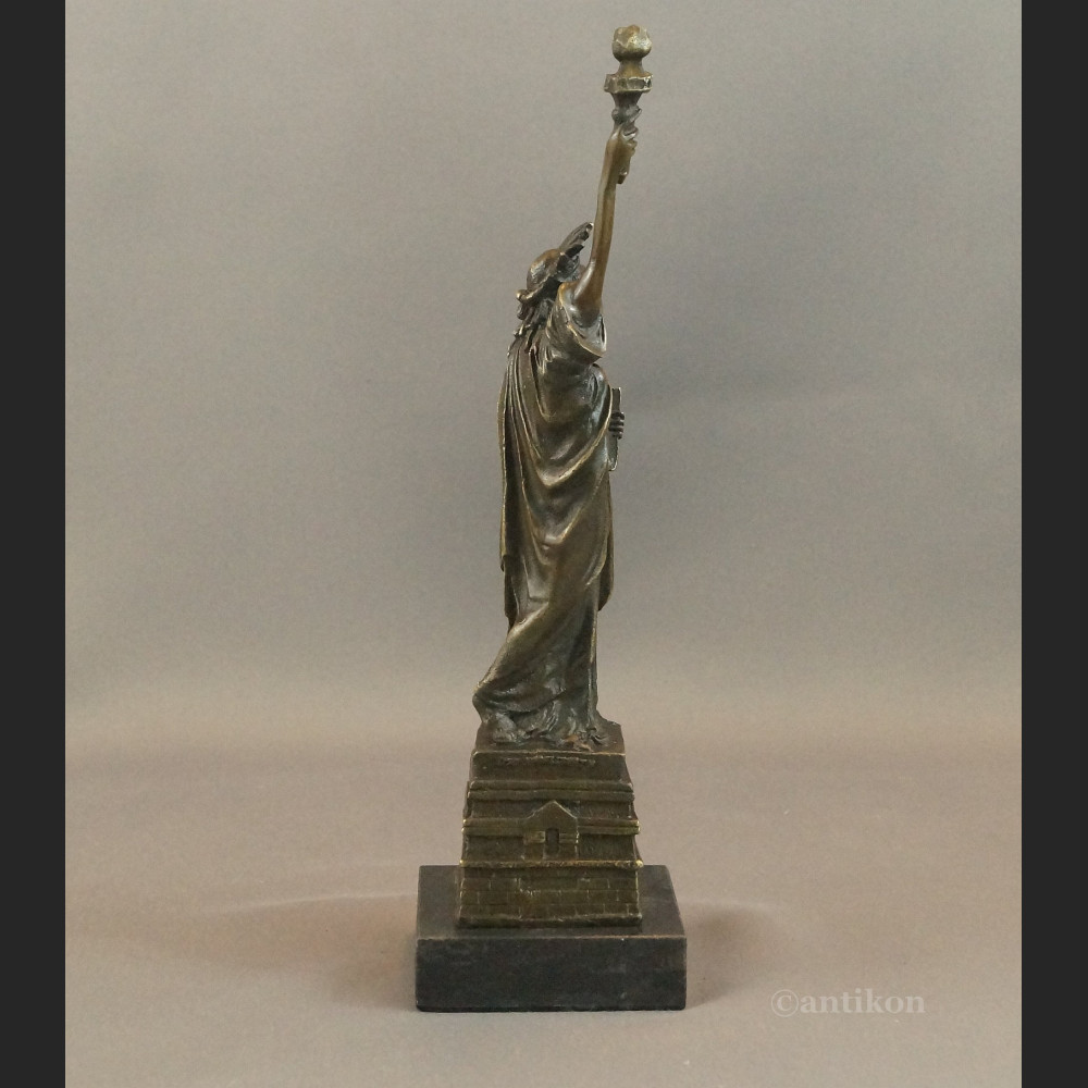 Rzeźba z brązu Statua Wolności figurka z brązu 