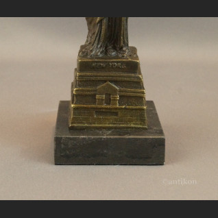 Rzeźba z brązu Statua Wolności figurka z brązu 