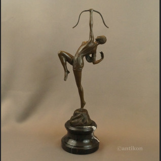 Rzeźba Diany z łukiem na prezent 