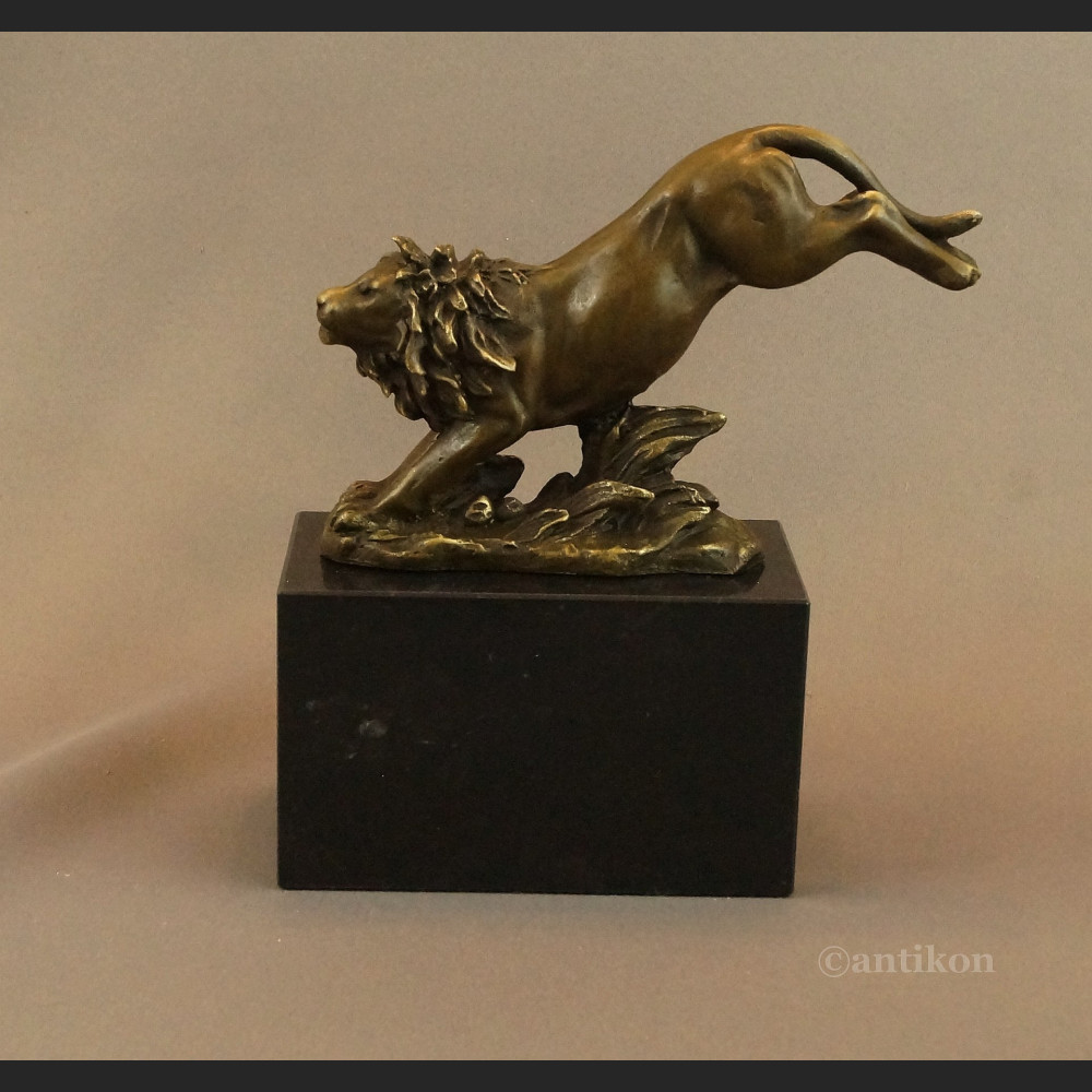 Figurka lew z brązu  Figurka lew z brązu