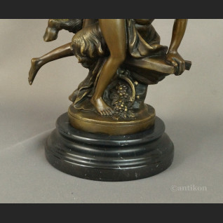 Faun i nimfa rzeźba do salonu  Faun i nimfa rzeźba do salonu