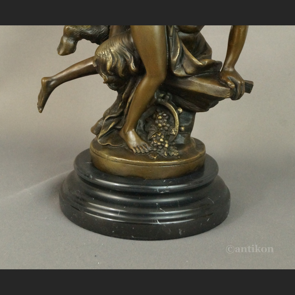 Faun i nimfa rzeźba do salonu  Faun i nimfa rzeźba do salonu