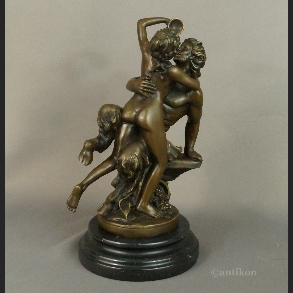 Faun i nimfa rzeźba do salonu  Faun i nimfa rzeźba do salonu