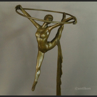 Duża tancerka z kołem rzeźba brąz 