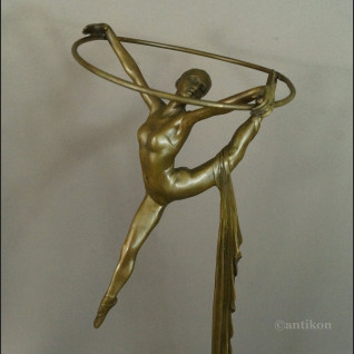 Duża tancerka z kołem rzeźba brąz 