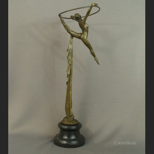 Duża tancerka z kołem rzeźba brąz 