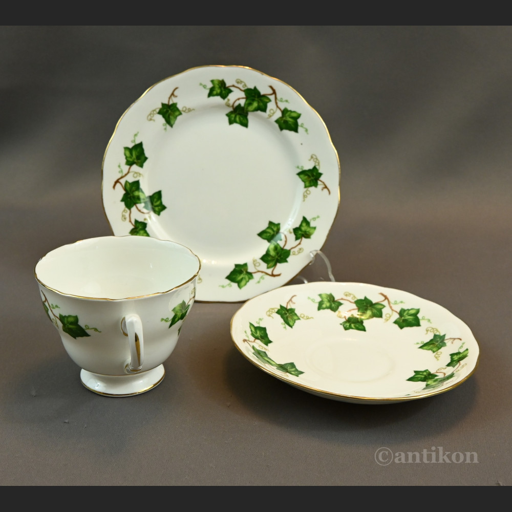 Angielska porcelana serwis do herbaty z paterą Angielska porcelana serwis do herbaty z paterą