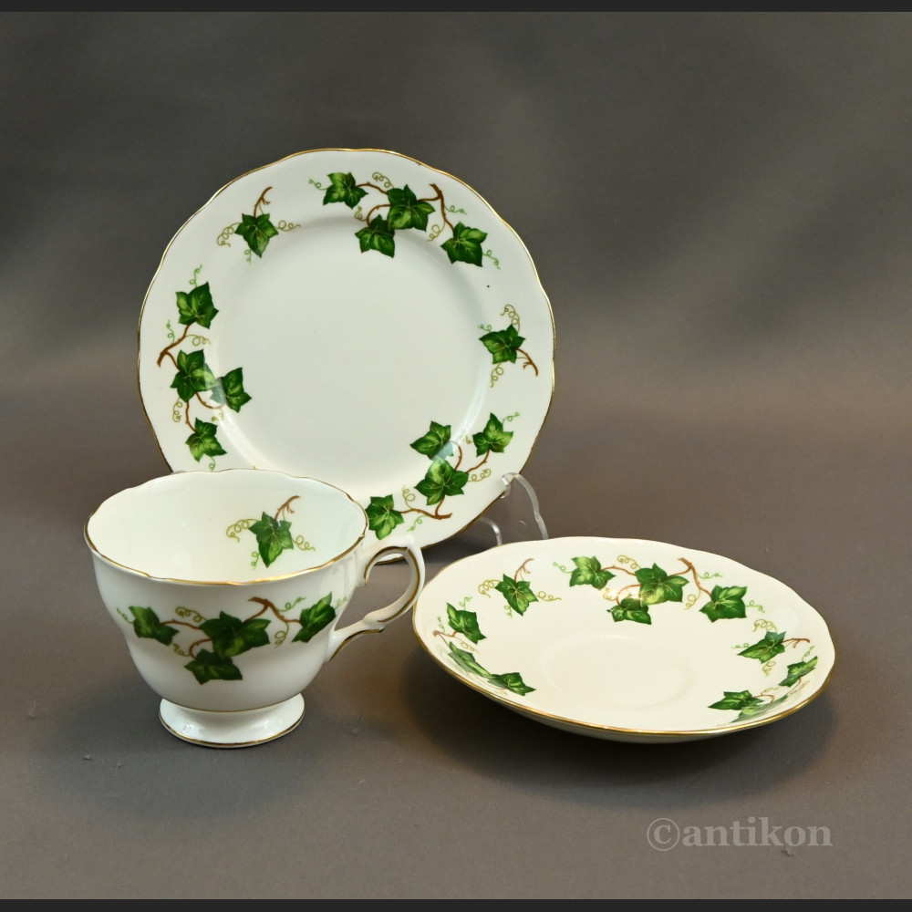 Angielska porcelana serwis do herbaty z paterą Angielska porcelana serwis do herbaty z paterą