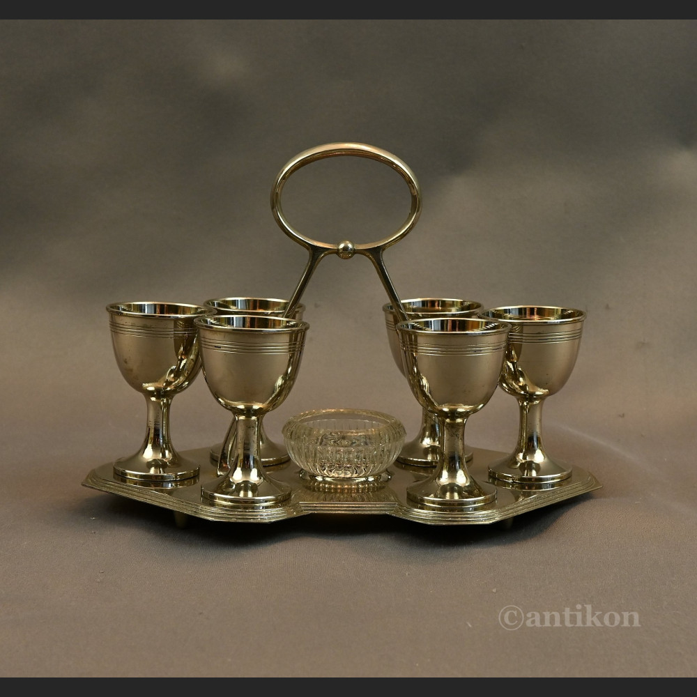 Stary zestaw kieliszków do jajek Stary zestaw kieliszków do jajek