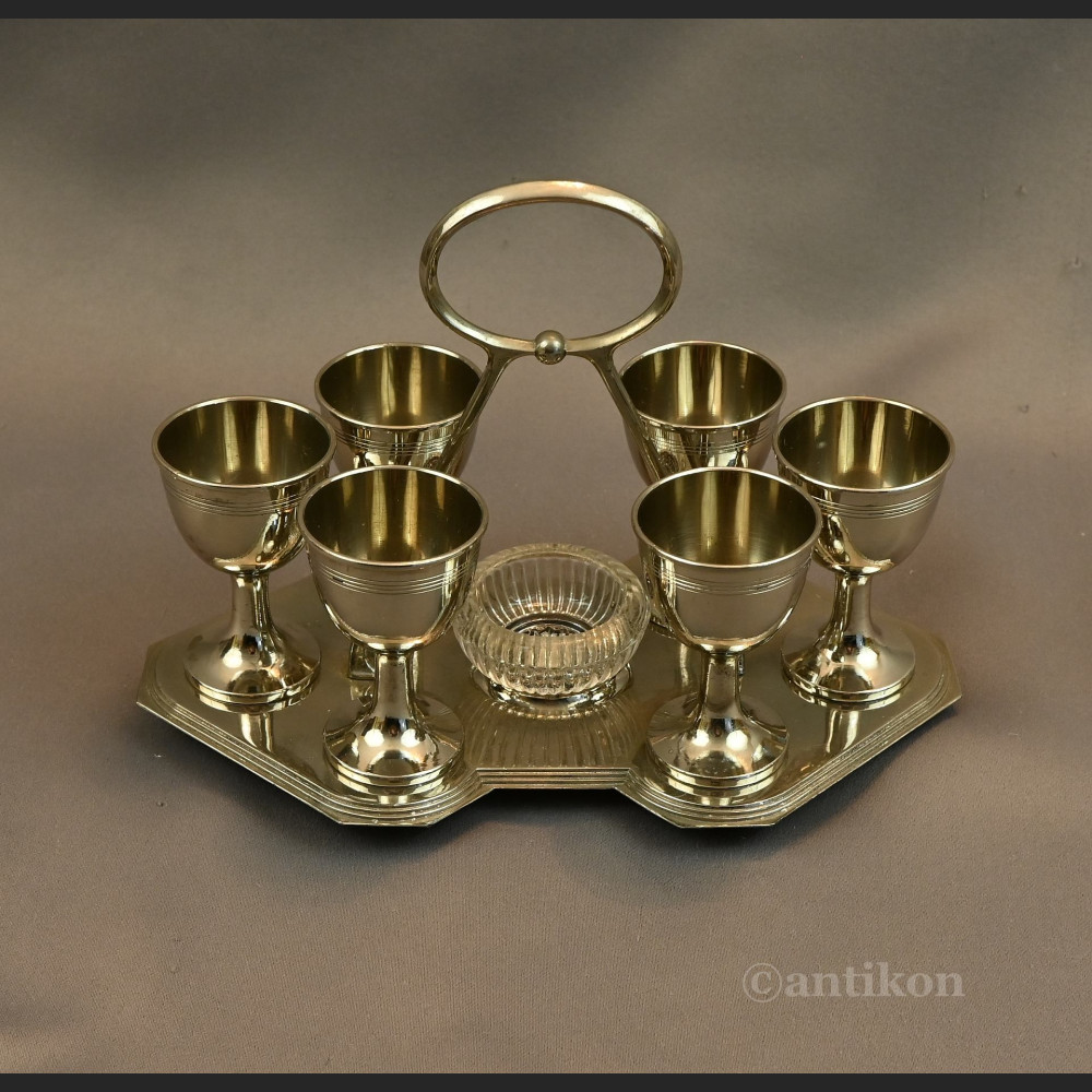 Stary zestaw kieliszków do jajek Stary zestaw kieliszków do jajek