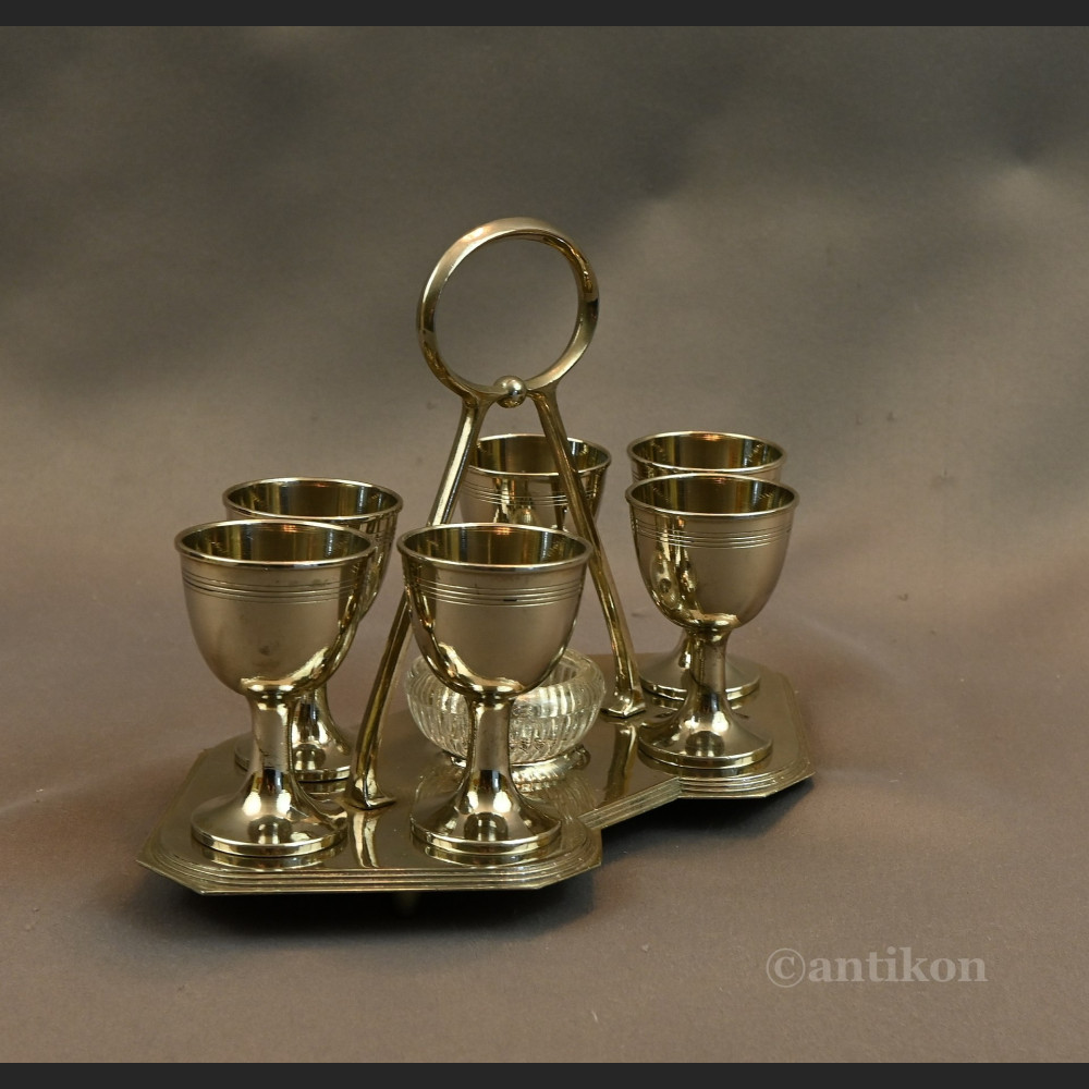 Stary zestaw kieliszków do jajek Stary zestaw kieliszków do jajek