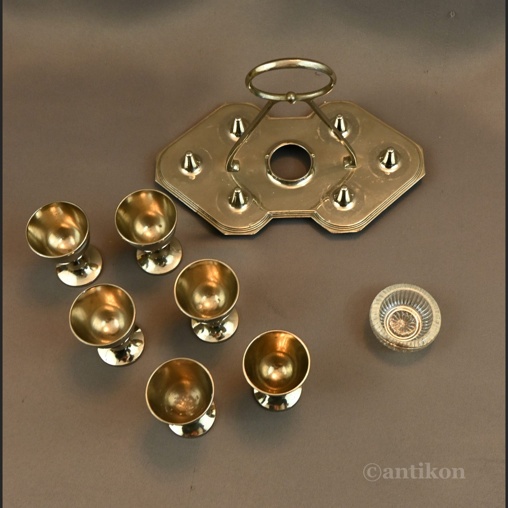 Stary zestaw kieliszków do jajek Stary zestaw kieliszków do jajek