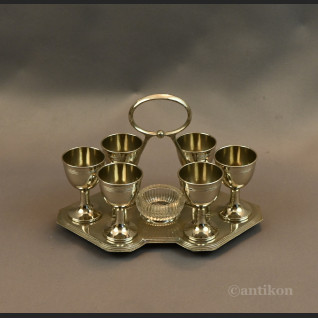 Stary zestaw kieliszków do jajek Stary zestaw kieliszków do jajek