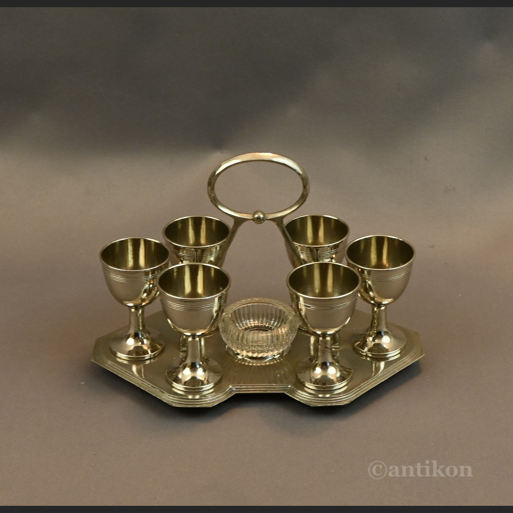 Stary zestaw kieliszków do jajek Stary zestaw kieliszków do jajek