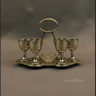 Stary zestaw kieliszków do jajek Stary zestaw kieliszków do jajek