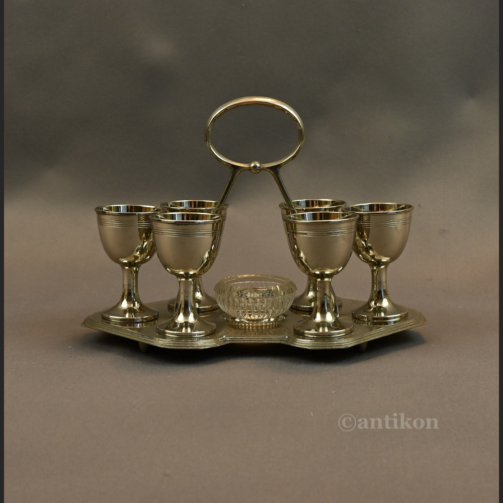 Stary zestaw kieliszków do jajek Stary zestaw kieliszków do jajek