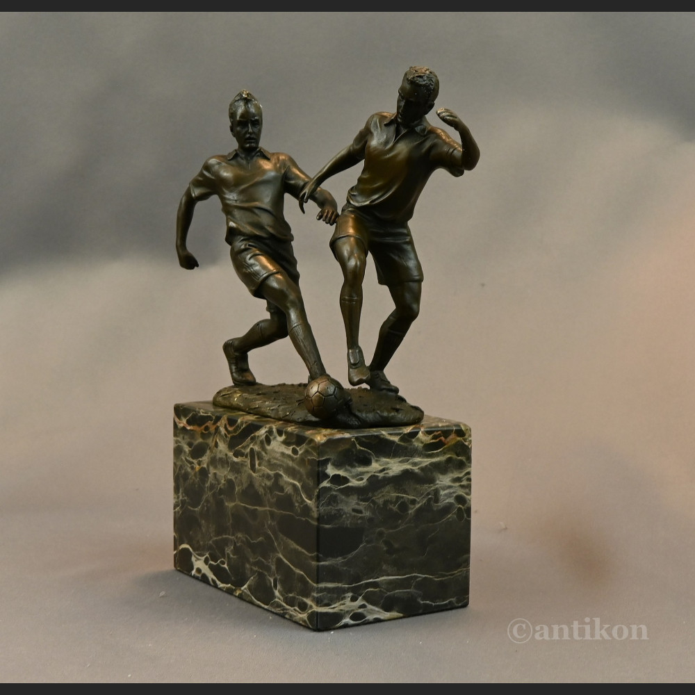 Piłkarze figurka z brązu na prezent Piłkarze figurka z brązu na prezent